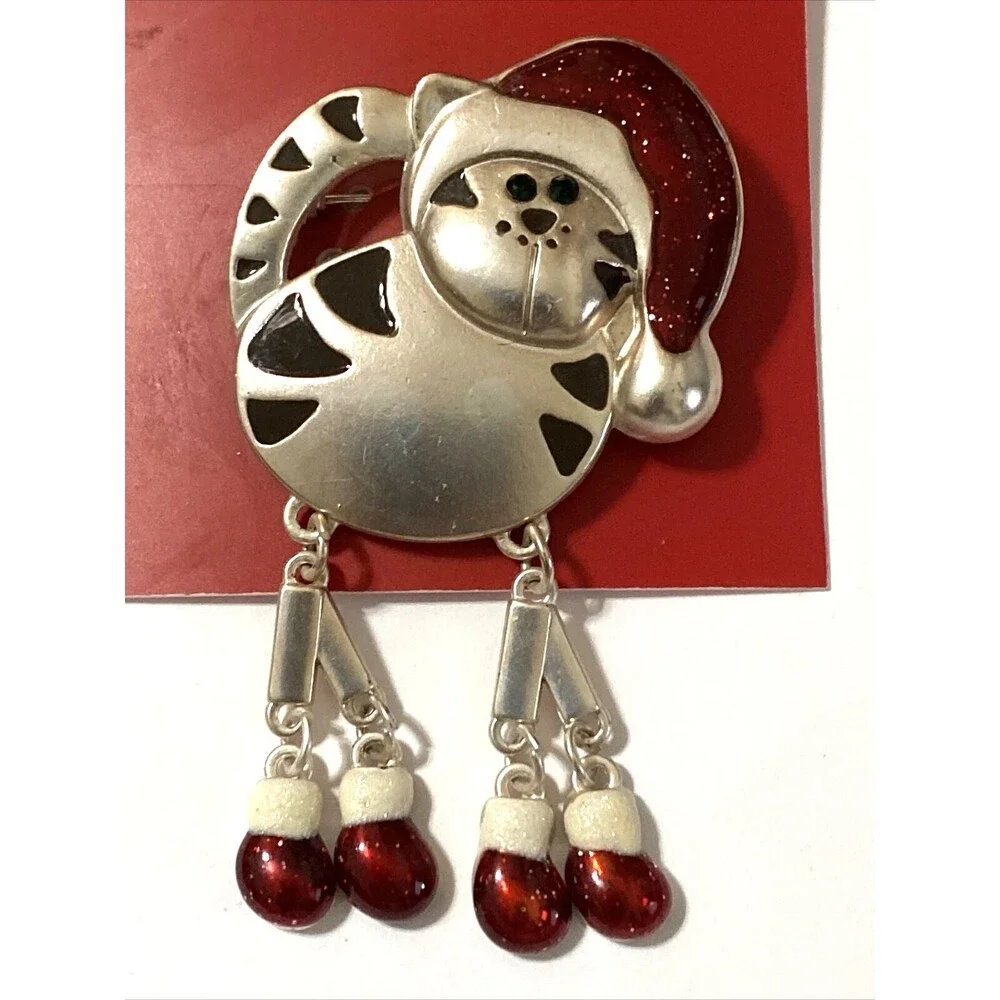 NWT Kohl’s Christmas Cat with Dangling Feet Brooch Santa Hat Enamel Pin 2.5” NEW